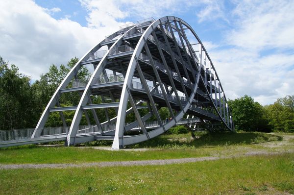 Un coche de alquiler en Bitterfeld para descubrir todo su atractivo